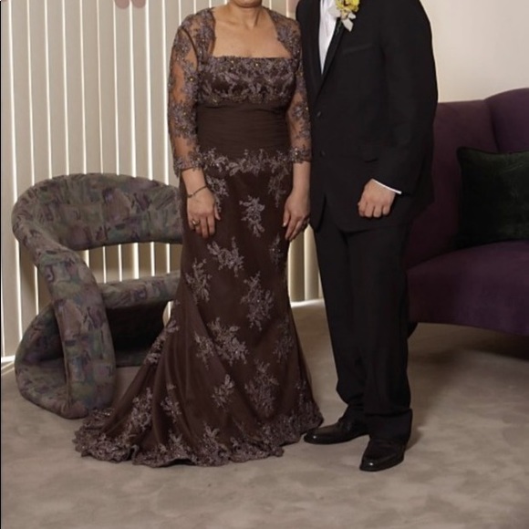 RINA DI MONTELLA MOTHER OF BRIDE BEADED LACE GOWN WITH SHEER JACKET